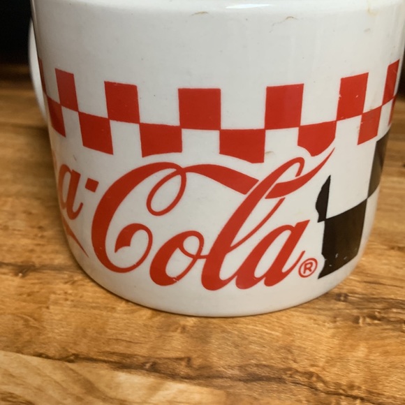 Coca Cola heavy porcelain China  pitcher , 4 mugs, and salt & Pepper set - Picture 5 of 8